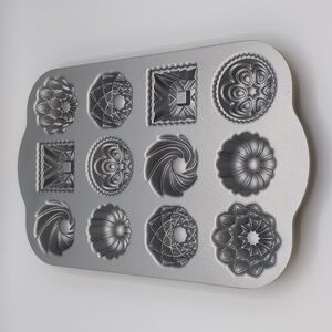 Nordic Ware Bundt Charms Pan